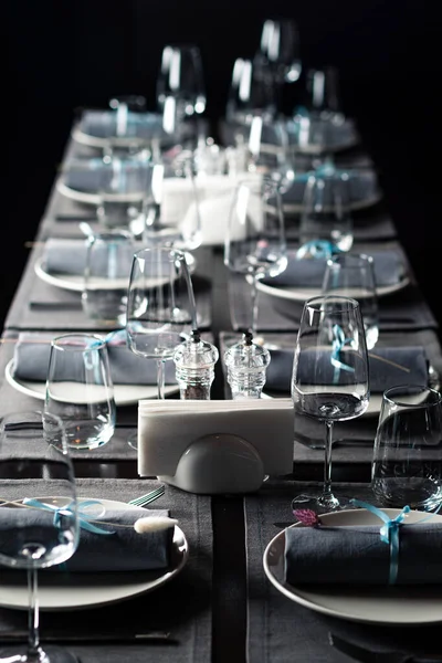 Mesa Bellamente Establecido Con Platos Vacíos Vasos Restaurante Banquete Mesa — Foto de Stock