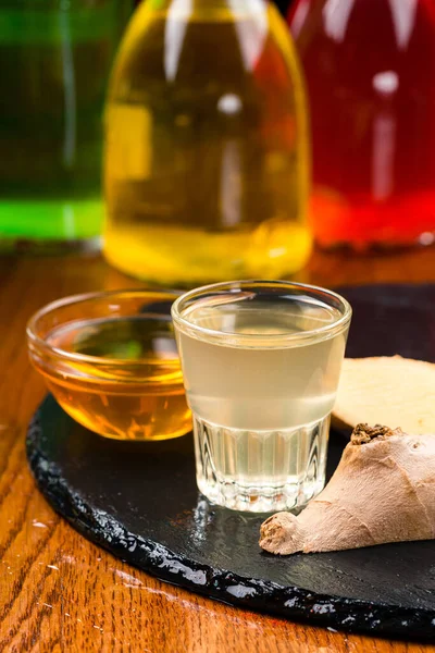 Βάμμα Μελιού Τζίντζερ Ποτήρι Αντιιικό Βάμμα Αλκοόλης Ρίζα Τζίντζερ Ενίσχυση — Φωτογραφία Αρχείου