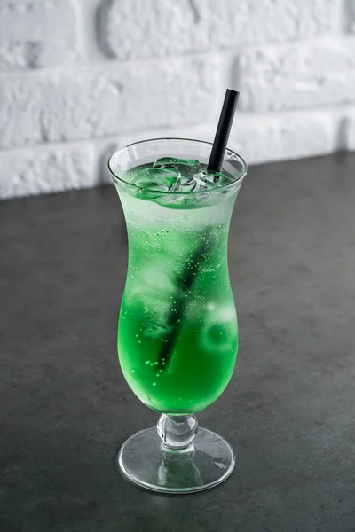 Limonada Verde Con Hielo Jarabe Bebidas Sabor Fruta Verde Con — Foto de Stock