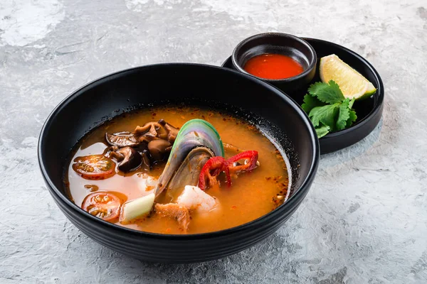 Classique Tom Yam Plat Thaïlande Soupe Traditionnelle Thaïlandaise Épicée Tom — Photo