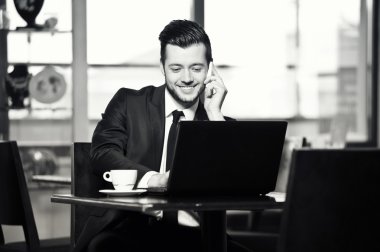 iç yang emin işadamı portresi