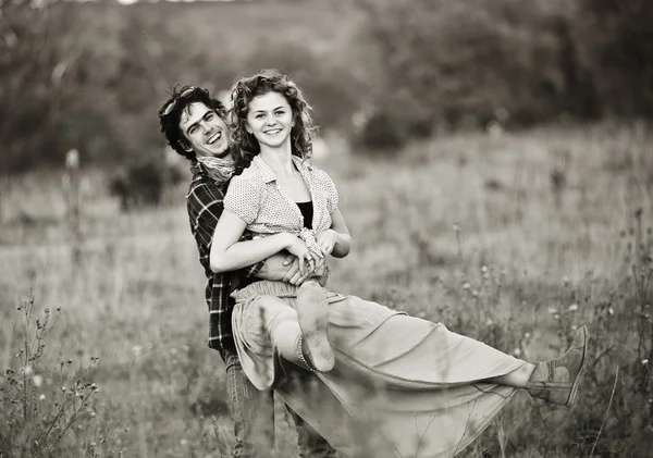 Picture of vintage way dressed yang pretty couple outdoor — Stock Photo, Image