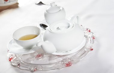 çay çay beyaz seramik bardak dökme