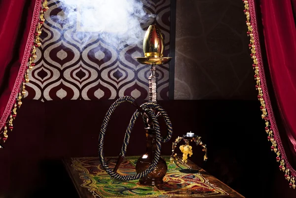 geleneksel Doğu nargile tablo resmi