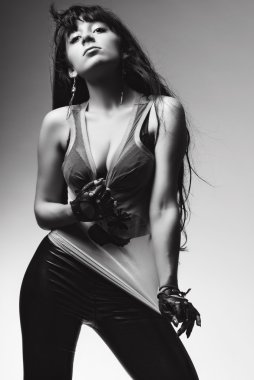 Doğu tarzı güzel esmer kadın portresi harika stüdyo