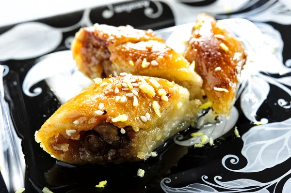 Geleneksel Orta Doğu tatlı çöl baklava — Stok fotoğraf