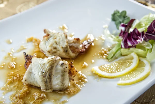 Placa de rollo de peces planos con camarones — Foto de Stock