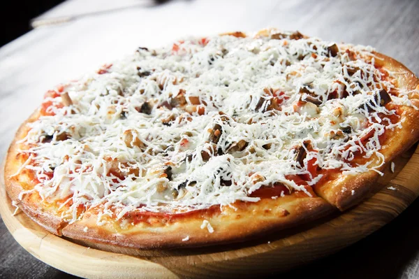 Widok smaczne Pizza włoska — Zdjęcie stockowe