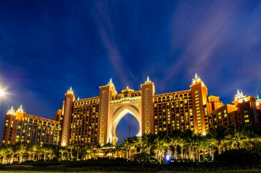 Dubai, Birleşik Arap Emirlikleri - Aralık 03: 03 Aralık 2013 tarihinde atlantis hotel, dubai, Birleşik Arap Emirlikleri. Atlantis palm yapay ada üzerinde inşa edilmiş, lüks 5 yıldızlı bir otel değil.