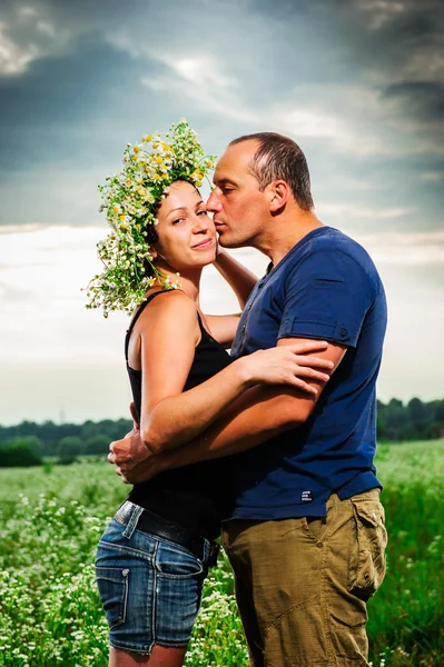 European couple posing outdoor in Summer time — Stock Photo, Image