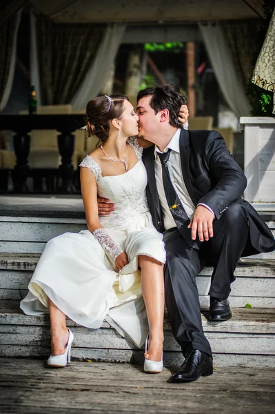 Wedding portrait of yang European newlyweds — Stock Photo, Image