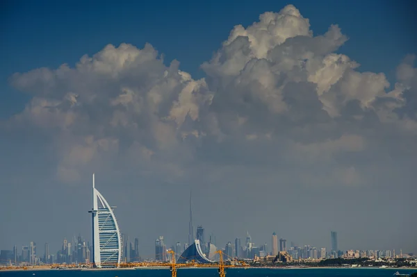 Burj al Emiraty w Dubaju wiev panoramiczne — Zdjęcie stockowe