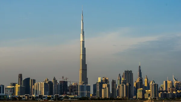 Emirados Árabes Unidos, Dubai Dubai horizonte ao entardecer  . — Fotografia de Stock