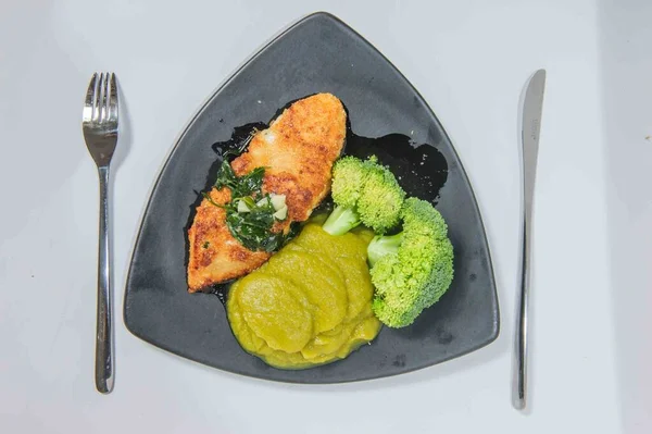 Grillad Kycklingbock Med Broccoli — Stockfoto