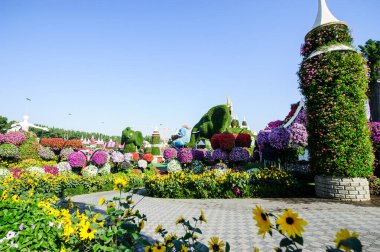 DUBAI, BAE - 28 Mart, Dubai Mucize Bahçesi, 16 Şubat 2022. 45 milyondan fazla çiçek var..