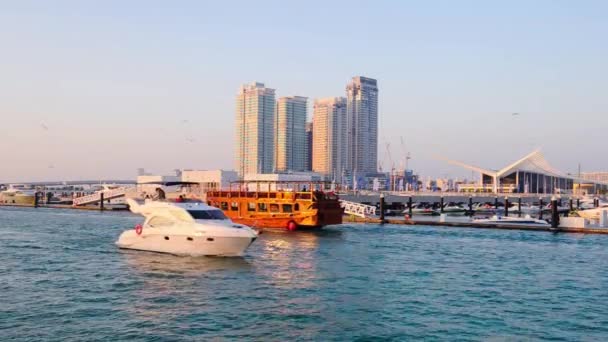 Dubai Förenade Arabemiraten Fabryari 2022 Jbr Fyr Med Lyxbåtar Och — Stockvideo