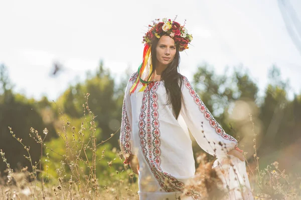 Открытый Портрет Красивой Беременной Украинки — стоковое фото