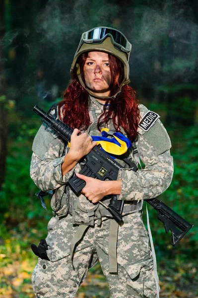 Ukranian Female Soldier Forest — Stock Photo, Image