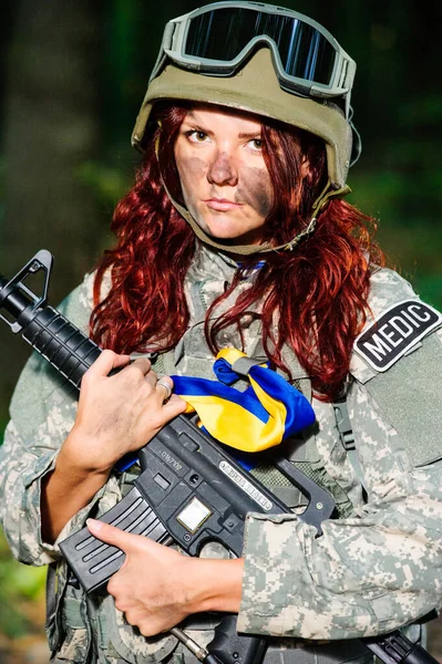 Ukranian Female Soldier Forest — Stock Photo, Image