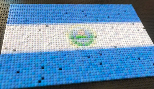 Игрушечные кирпичи образуют флаг Сальвадора, концептуальный 3D рендеринг — стоковое фото