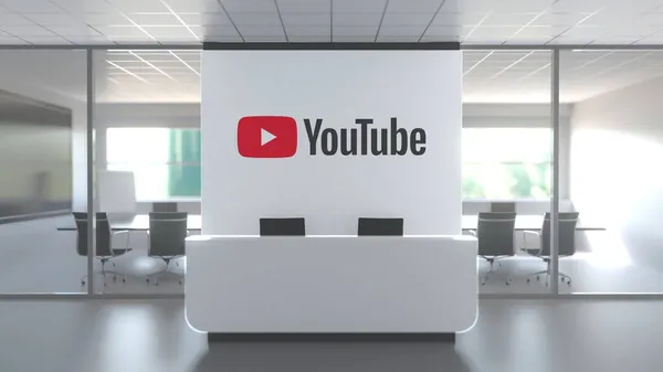 Logo YOUTUBE pada dinding di kantor modern, editorial konseptual 3D rendering — Stok Foto