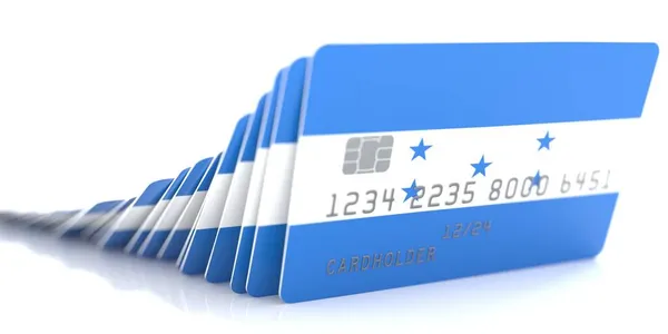온두라스 국기가 적힌 신용 카드가 떨어지면서 도미노 효과가 나타났습니다. 개념 3d 렌더링 — 스톡 사진