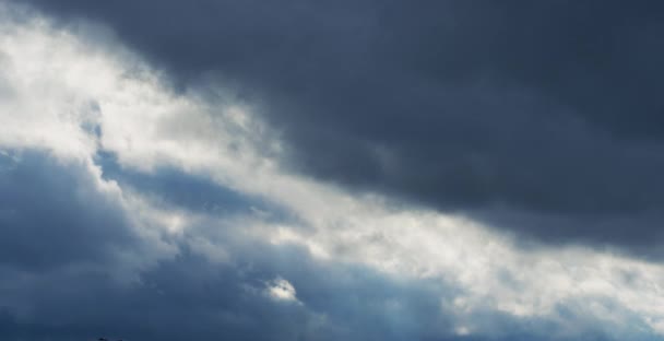 Teleobjetiva Lapso Tempo Ondulação Nuvens Chuvosas — Vídeo de Stock