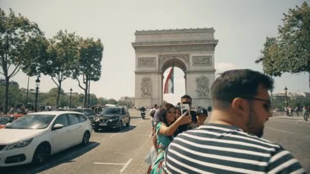 París Francia Julio 2022 Los Turistas Hacen Selfie Arco Del — Vídeo de stock