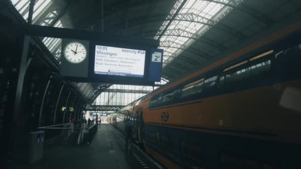 Amsterdam Nederland Juli 2022 Intercity Train Boaring — Stockvideo