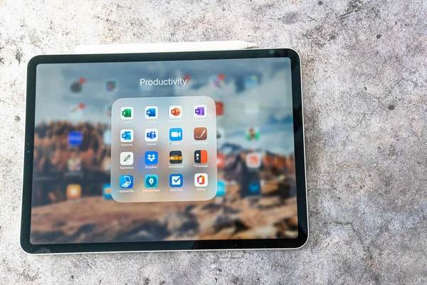 30 ตุลาคม 2021 - Calgary อัลเบอร์ต้าแคนาดา - แอพผลผลิตบน Apple Ipad pro — ภาพถ่ายสต็อก