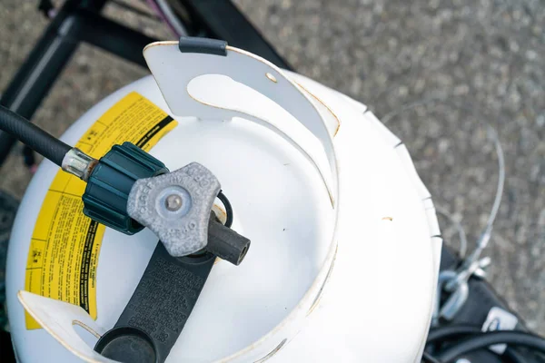 Karavana giden boruyla Gaz Silindiri Pişiriliyor