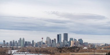Calgary Alberta Kanada - 29 Ocak 2022 - İş merkezi Calgary Skyline
