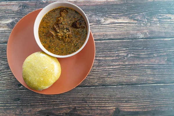 Nigerian Eba ή Garri Σερβίρεται με Ogbono σούπα για μεσημεριανό γεύμα — Φωτογραφία Αρχείου