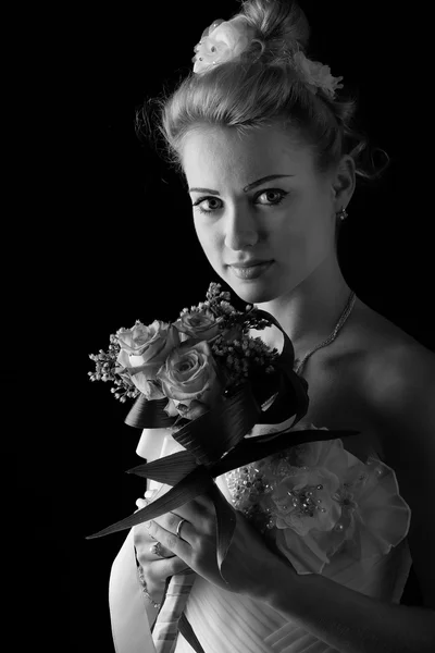 Krásná nevěsta izolované černém pozadí — Stock fotografie