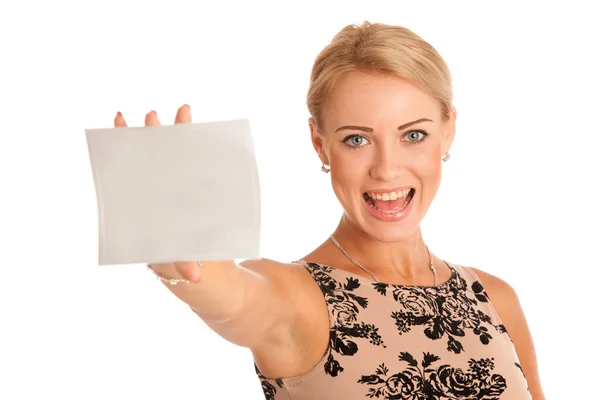 Δώρο κάρτα. ενθουσιασμένος γυναίκα δείχνει άδειο κενό χαρτί κάρτα σημάδι πνεύμα — Φωτογραφία Αρχείου