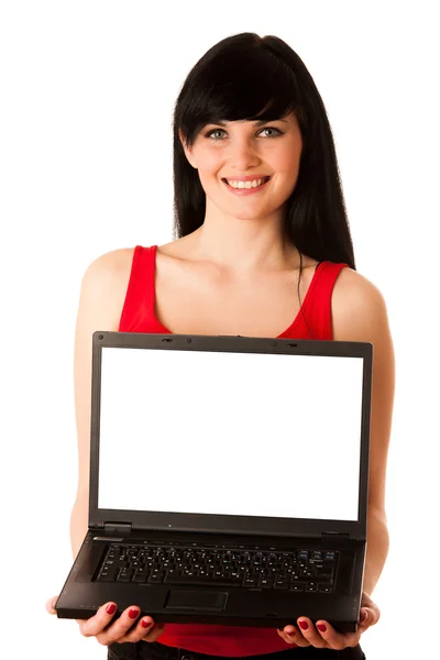 Jovem mulher bonita trabalhando no laptop — Fotografia de Stock