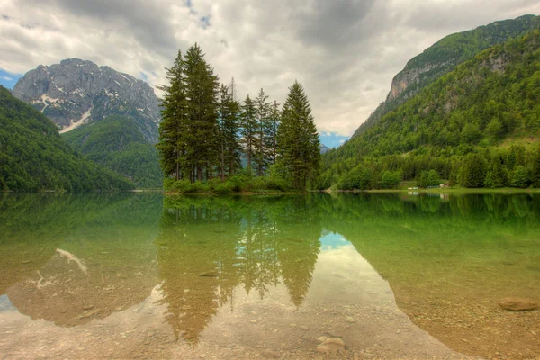 Lago Predil em Alpes Italianos — Fotografia de Stock