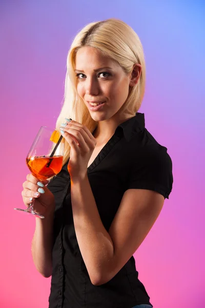 Beautiful young woman drinking aperol spritz — Stock Photo, Image