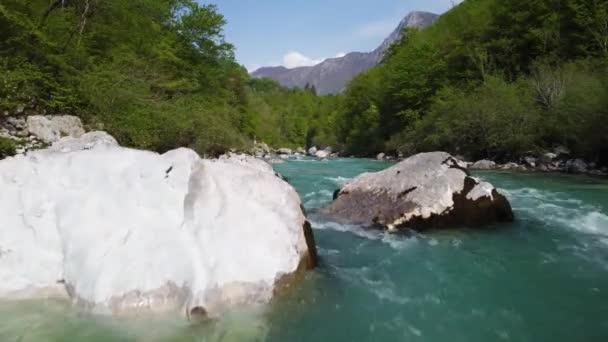 Emmerald Řeka Soca Slovinských Alpách Letecký Pohled Sladkovodní Koncept — Stock video