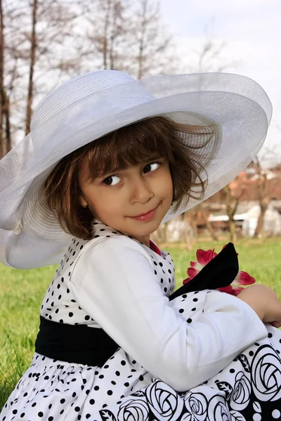 Menina com chapéu — Fotografia de Stock