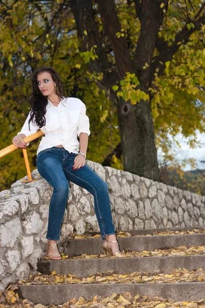 Woman on steps — Stock Photo, Image