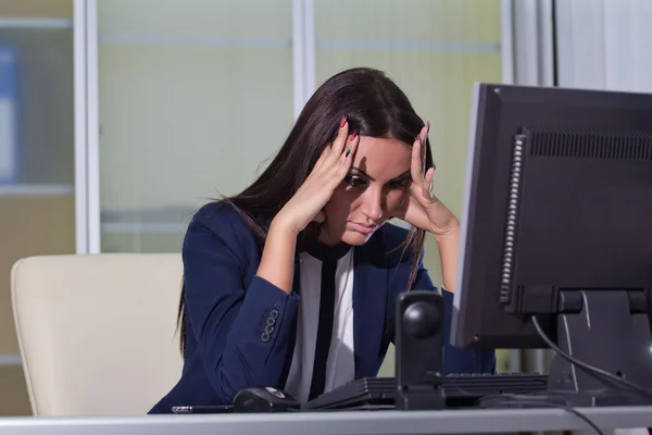 Businesswoman headache — Stock Photo, Image