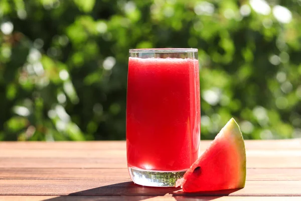 Watermelon Smoothie Juice Lush Foliage Summer Refreshing Drinks Outdoors Selective — 图库照片