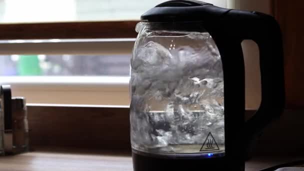 Transparent Kettle Boiling Water Close Process Boiling Water Slow Motion — Stock video