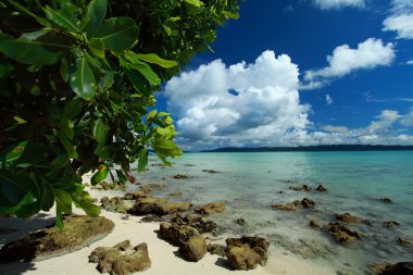 Mavi gökyüzü ve bulutlar havelock Adası. Andaman Adaları, Hindistan