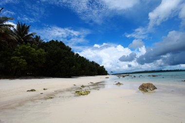 Havelock ada mavi gökyüzü ile beyaz bulutlar, andaman Adaları, Hindistan