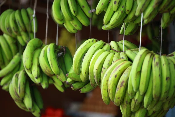 Banane tropicali nel bazar locale in India . — Foto Stock