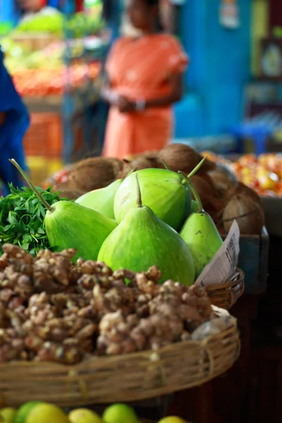 Különböző zöldségek, zöldség piac. India — Stock Fotó