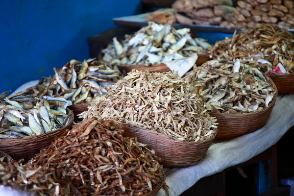Pesce essiccato, prodotti ittici al mercato dall'India — Foto Stock