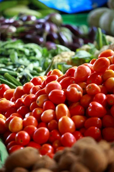 Vários verduras no mercado vegetal. Índia — Fotografia de Stock